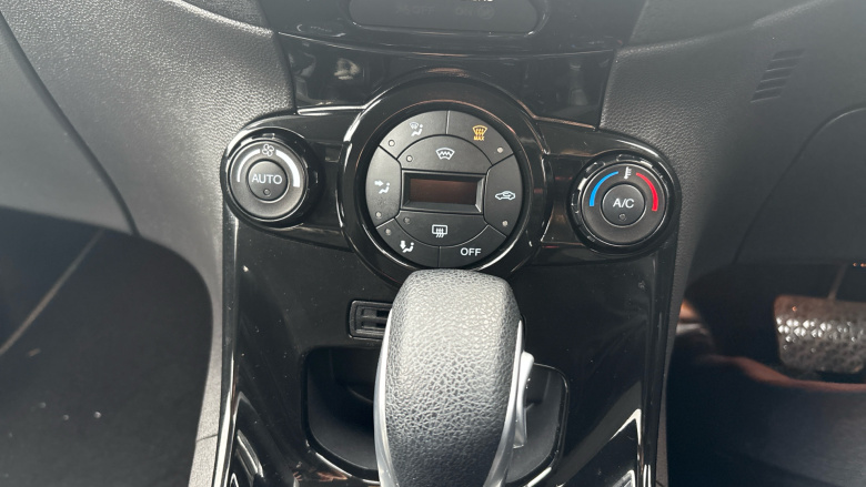 Ford Fiesta 1.0 EcoBoost Titanium 5dr Powershift Petrol Hatchback